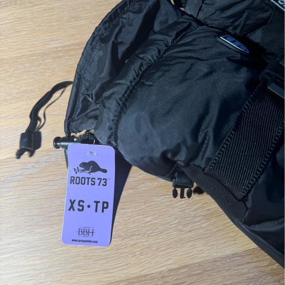 Black Roots Mittens - Picture 7 of 10